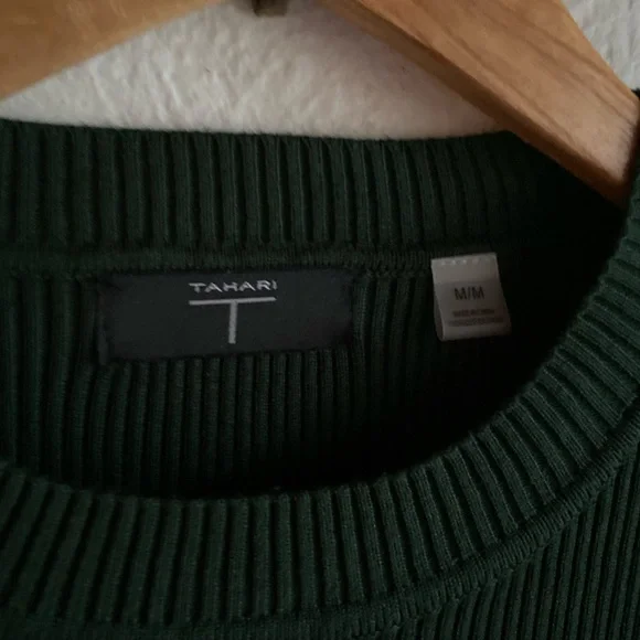 SALE Tahari Blouse Dark Green Ribbed Knit Puff Sleeve Stretchy Top Size M - Picture 4 of 8